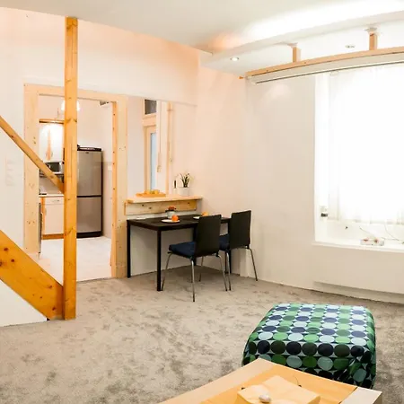 Minion & Snoopy 布达佩斯